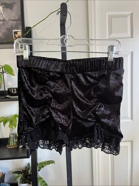 Widow Black Velvet Mini Bloomers with black lace hem and front gathers - Med NWT